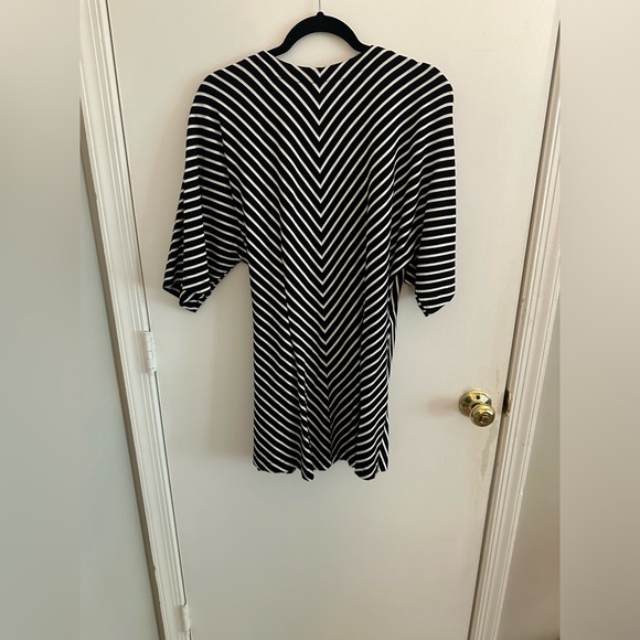 Finley Top (Wrap top) - Picture 5 of 8